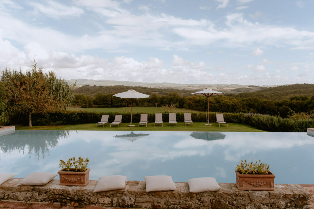 014-intimate-wedding-in-tuscany-italy-borgo-stomennano-interior-decor.jpg
